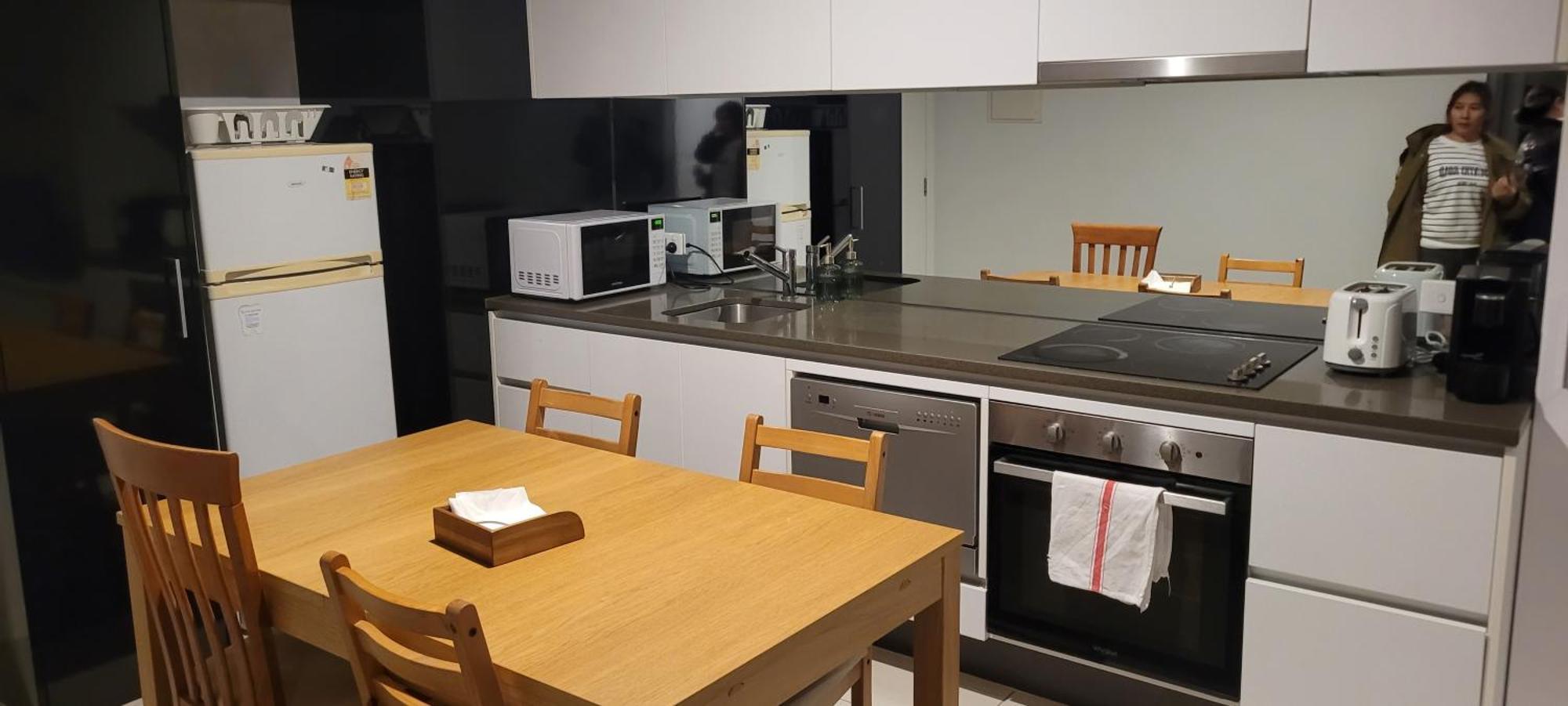 Cozy Oasis L1708 With Swimming Pool, Melbourne